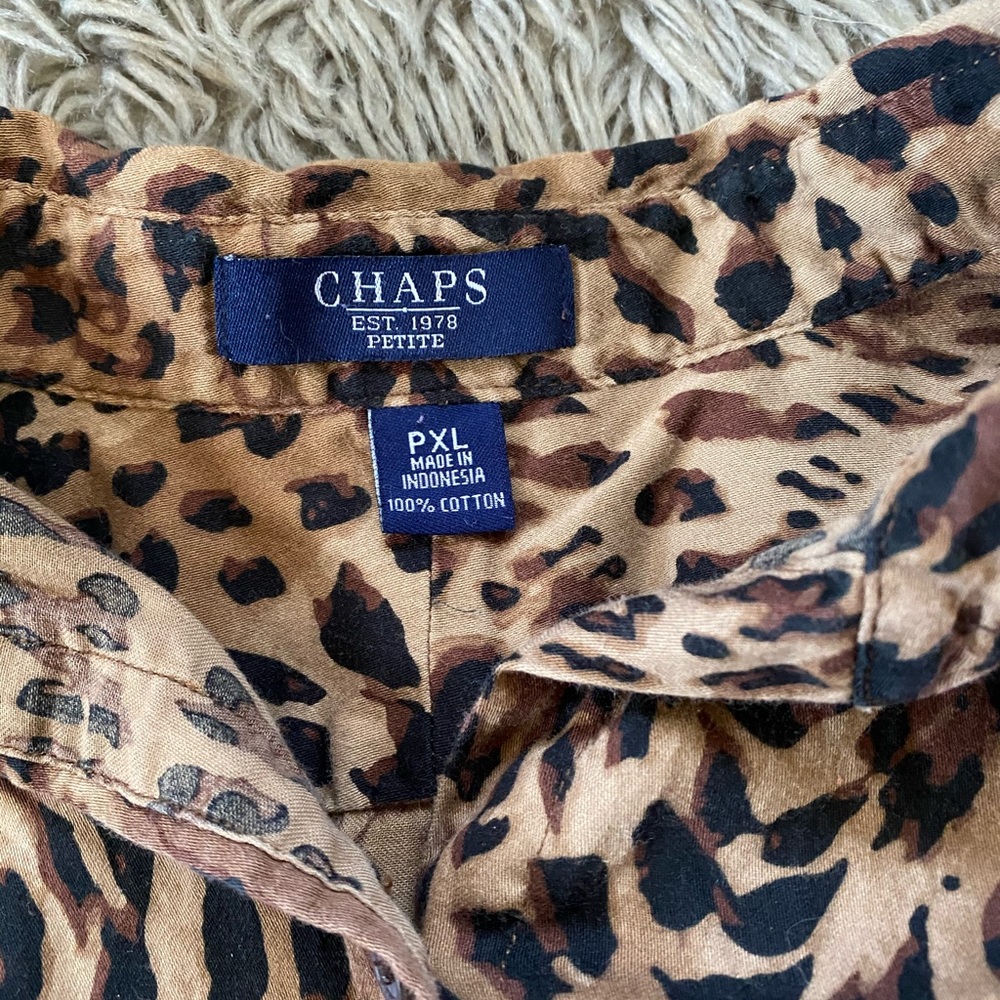 leopard print button down top 🧡🖤 - Picture 3 of 3